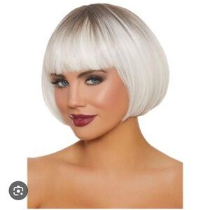 NIB Dreamgirl White Dip Dye Short Bob Wig